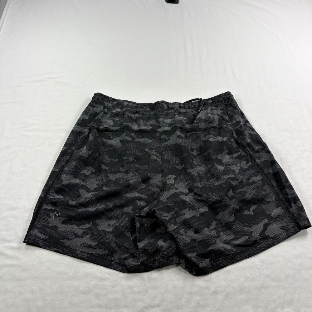 Lululemon Pace Breaker Shorts Mens XL Camo Unlined Gym Performance Athletic